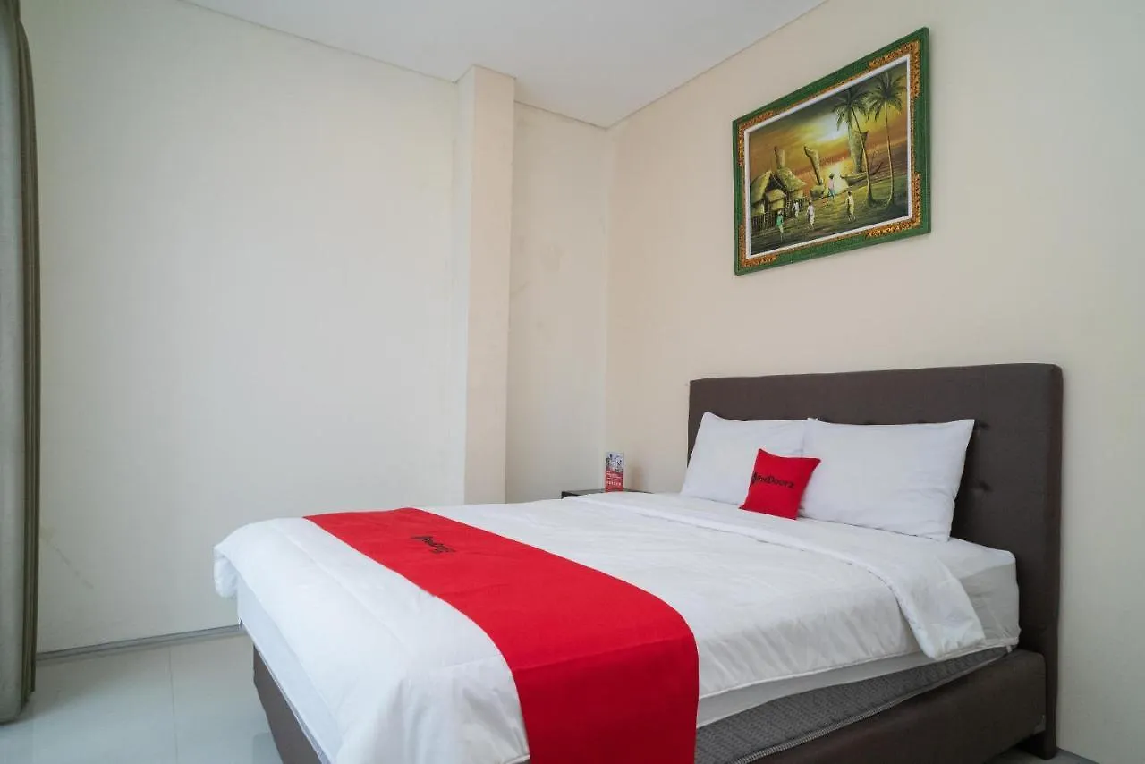 ホテル Reddoorz Near Itdc Nusa Dua ヌサドゥア