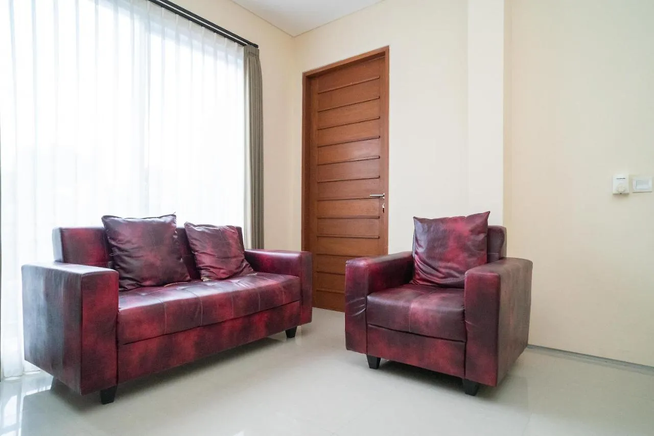ホテル Reddoorz Near Itdc Nusa Dua ヌサドゥア